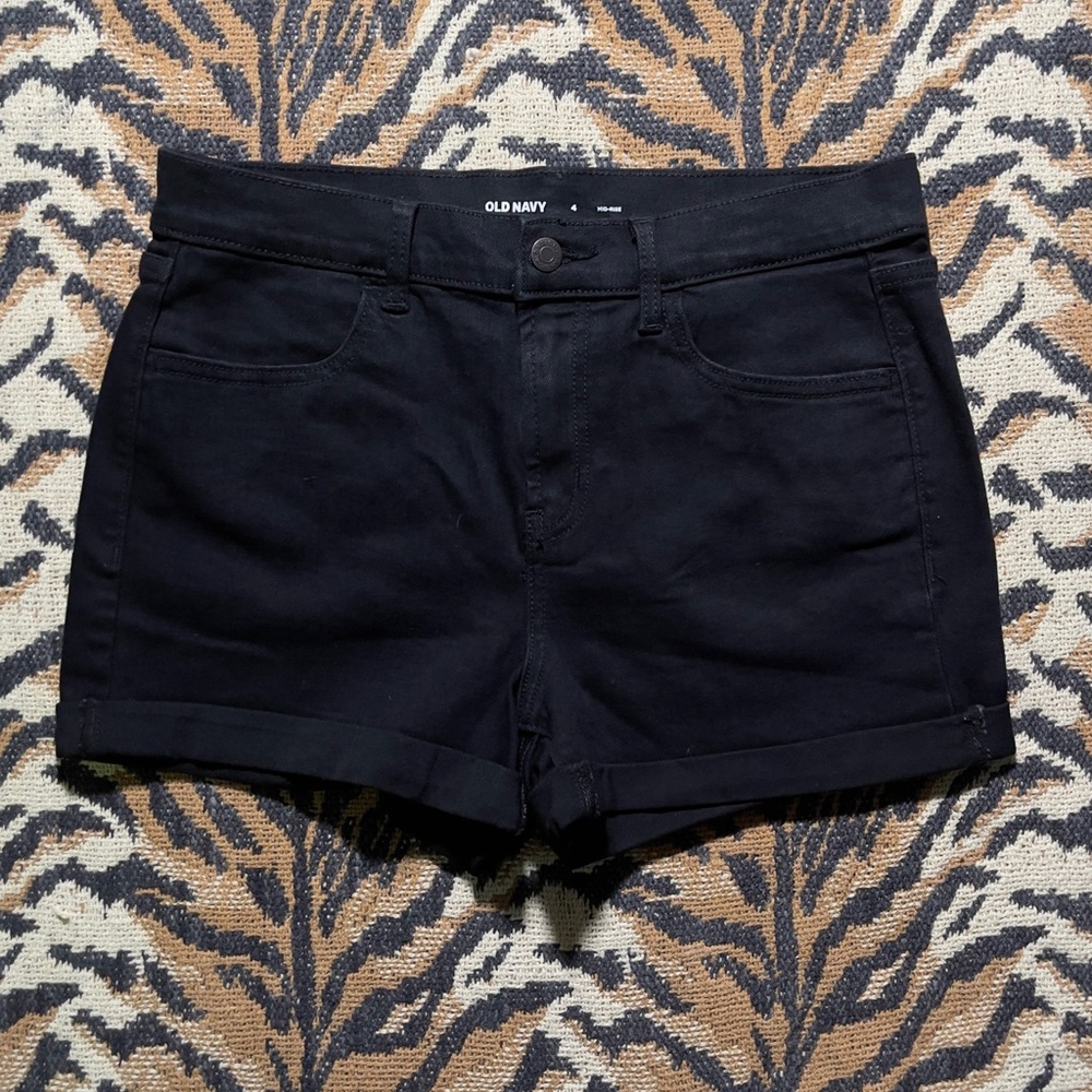 Old Navy Women’’s Mid Rise Shorts Size 4